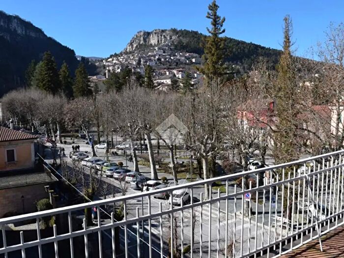 Appartamento quadrilocale in vendita in Via Nazario Sauro, Tagliacozzo