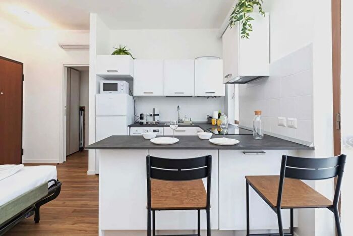 Appartamento monolocale in affitto in Via Broni, Milano