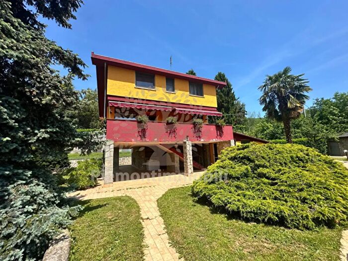 Casa con 7 locali in vendita in Via Frainetto, Coazze