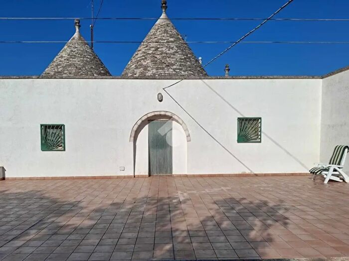 Casa bilocale in vendita in Contrada Carpari, Martina Franca