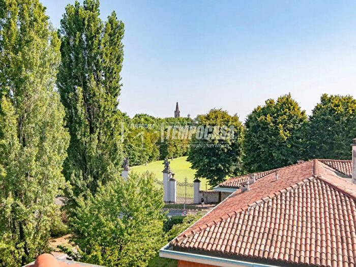 Appartamento con 5 locali in vendita in Via Carlo d'Adda, Cassano D'Adda