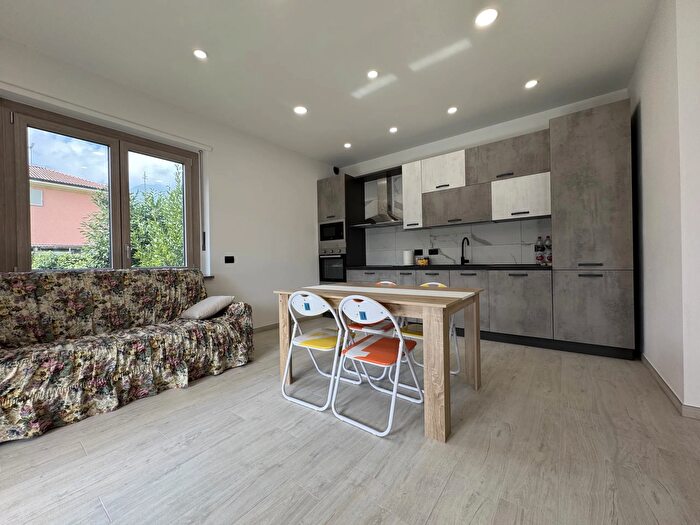 Casa con 10 locali in vendita in Via dei Monti, Martiniana Po