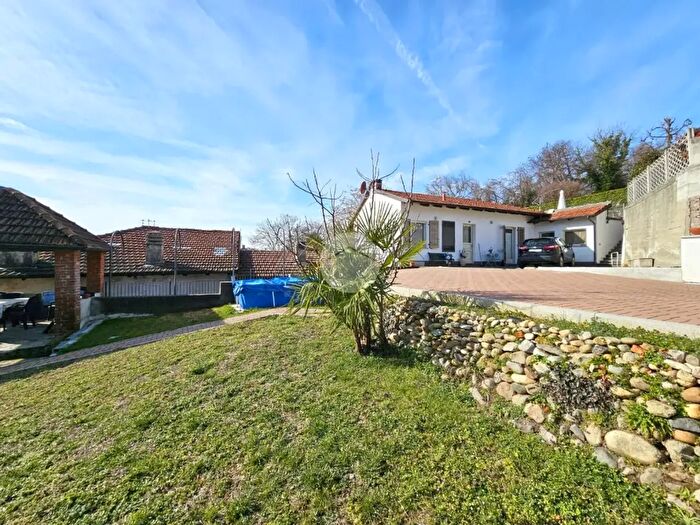 Casa con 5 locali in vendita in Via S Clemente, Caluso