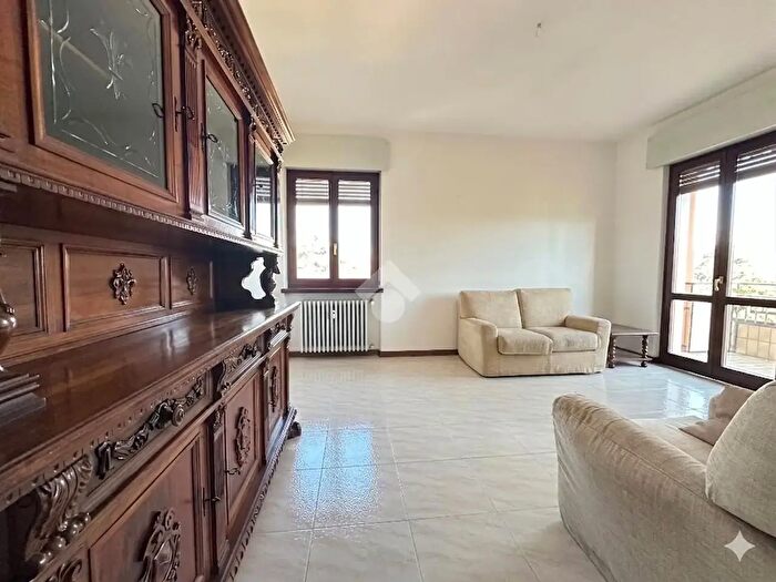 Appartamento trilocale in vendita in Via Prati, Verona