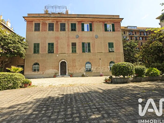 Casa con 11 locali in vendita in Corso Solferin, Genova