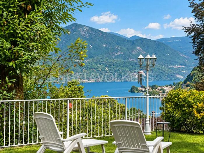Appartamento trilocale in affitto in Via Vecchia Miasino, Orta San Giulio