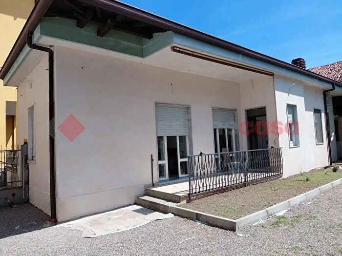 Casa trilocale in vendita in Contrada Santa Maria delle Grazie, Arconate