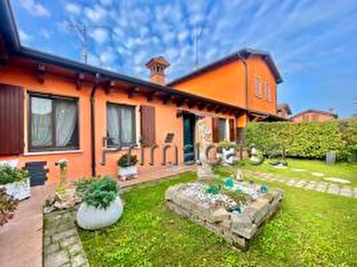 Casa con 5 locali in vendita in Via Giuseppe Garibaldi, Bovolone