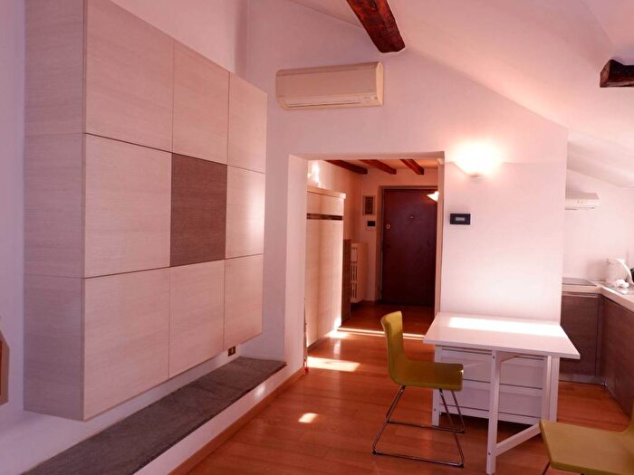 Appartamento bilocale in affitto in Via Amerigo Vespucci, Porta Nuova, Milano