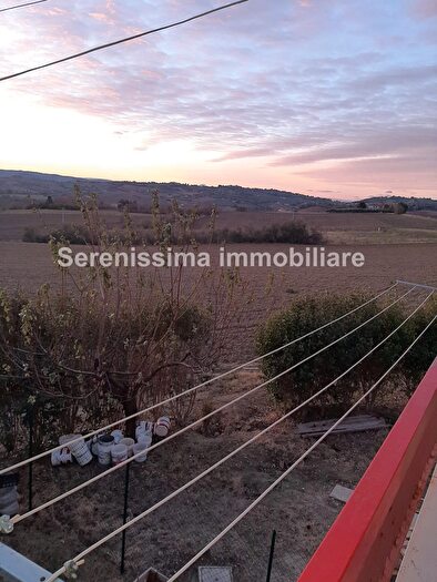 Appartamento con 6 locali in vendita in Mombaroccio