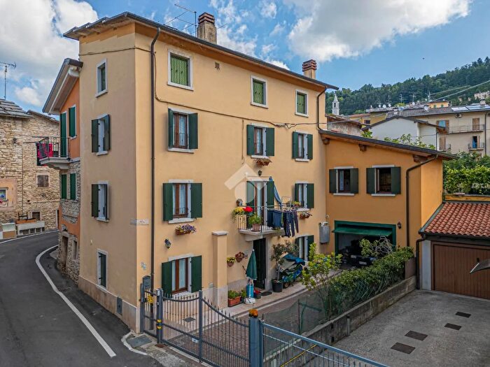 Casa con 7 locali in vendita in Negrar