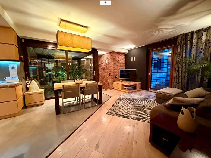 Appartamento trilocale in vendita in Via Vezzani, Bernareggio