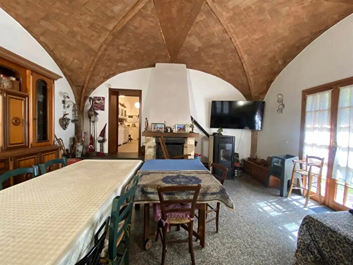 Appartamento con 5 locali in vendita in Cecina