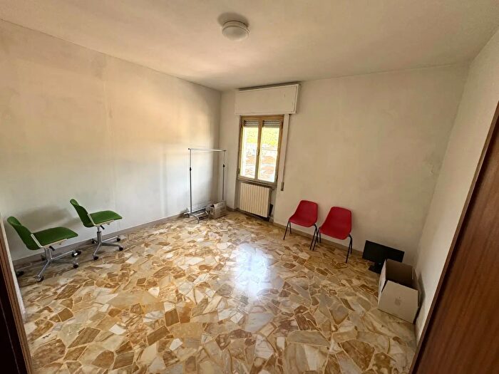 Appartamento trilocale in vendita in Via Borgonuovo, Vaiano