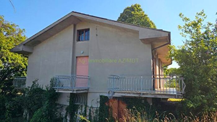 Casa con 6 locali in vendita in Strada Nazionale Flaminia, Fano