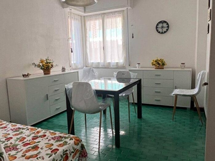 Appartamento bilocale in affitto in Via Abate Bolognani, Centro, Finale Ligure