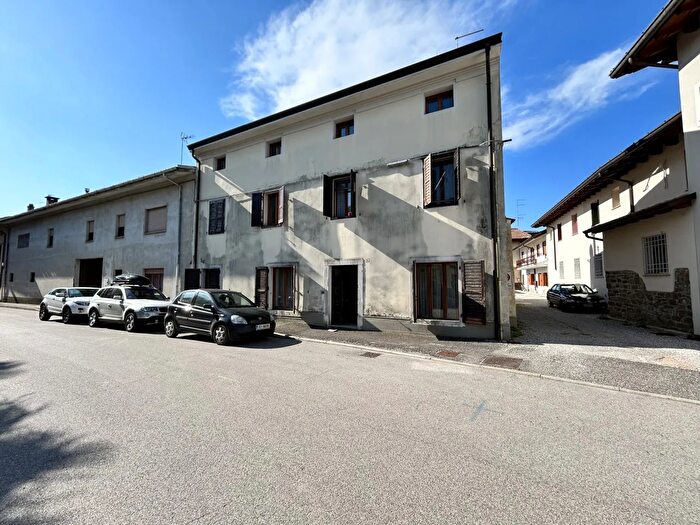 Casa con 5 locali in vendita in Via Dante Alighieri, Cormons