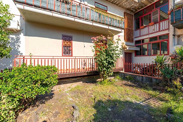 Appartamento quadrilocale in vendita in Via Grazia a, Pedara