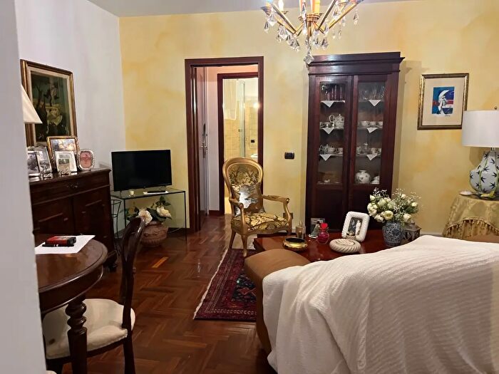 Appartamento trilocale in vendita in Via Paveri Fontana, Piacenza