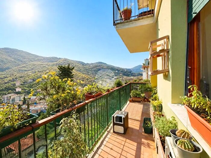 Appartamento quadrilocale in vendita in Via Salvo dAcquisto, Recco