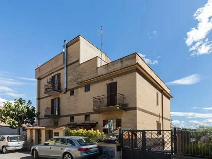 Appartamento trilocale in vendita in Via Giuseppe Prinotti, Roma