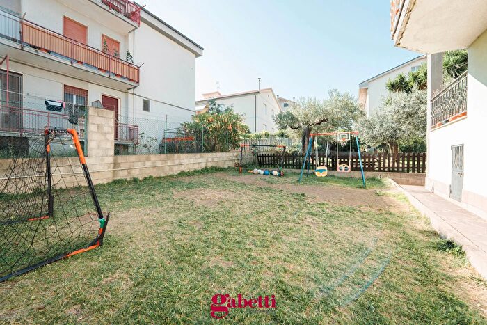 Appartamento quadrilocale in vendita in Via San Sebastiano, San Salvo