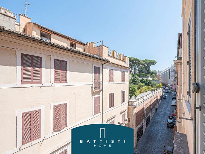 Appartamento quadrilocale in affitto in Via degli Artisti, Vittorio Veneto, Roma