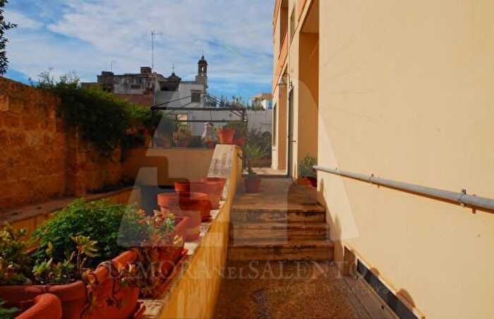 Casa con 6 locali in vendita in Via Sigliuzzo, PresicceAcquarica