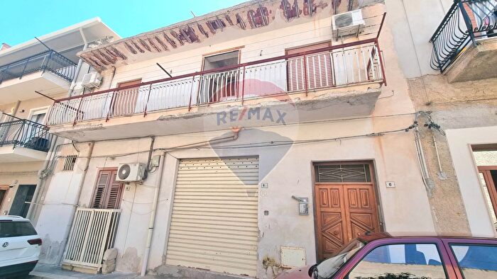 Casa con 10 locali in vendita in Via Pietro Nenni, Bagheria