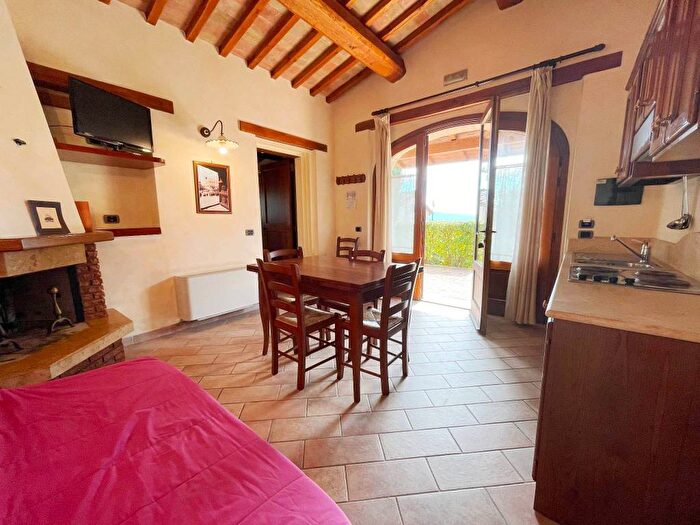 Appartamento trilocale in affitto in Viale Trasimeno, Magione