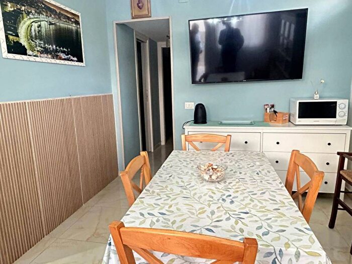 Appartamento trilocale in affitto in Vico Palma, Sanità, Napoli