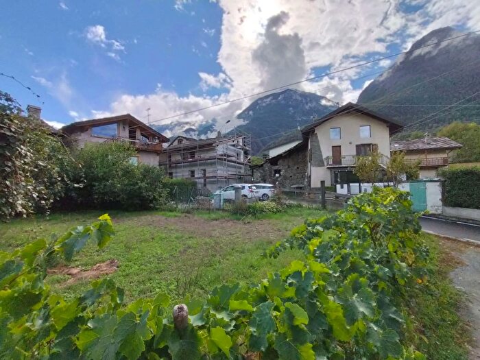 Casa trilocale in vendita in Chez Croiset, Fenis