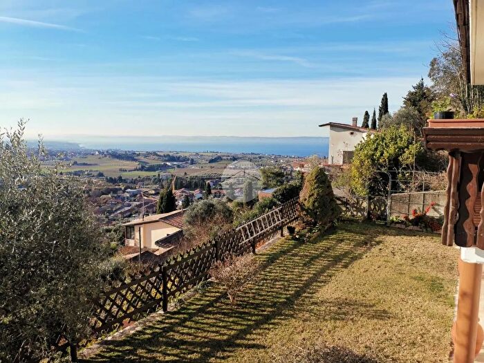 Casa con 20 locali in vendita in Via S Michele, Cavaion Veronese