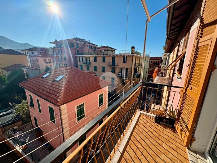 Appartamento quadrilocale in vendita in Via Usodimare, Sestri Levante