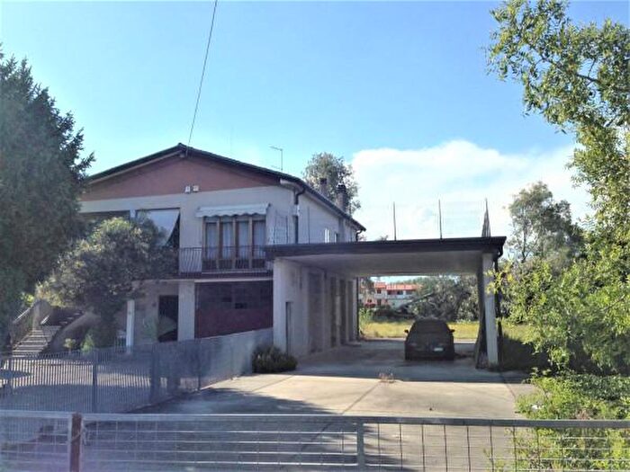 Casa con 6 locali in vendita in Fontaniva