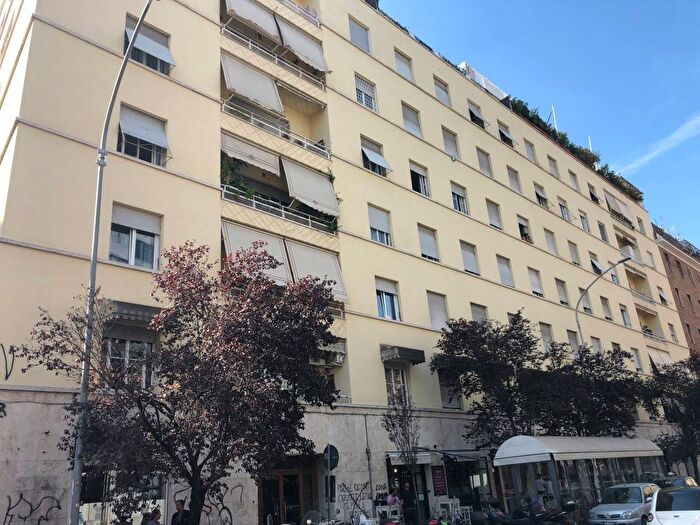 Appartamento trilocale in affitto in Via Filippo Civinini, Euclide, Roma