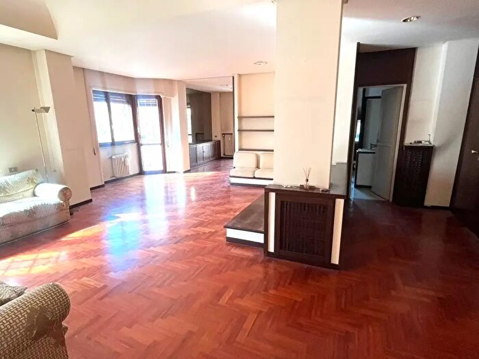 Appartamento con 6 locali in vendita in Via Flaminia, Roma