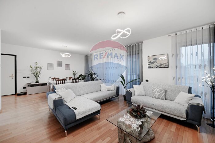 Appartamento trilocale in vendita in Cologno Monzese