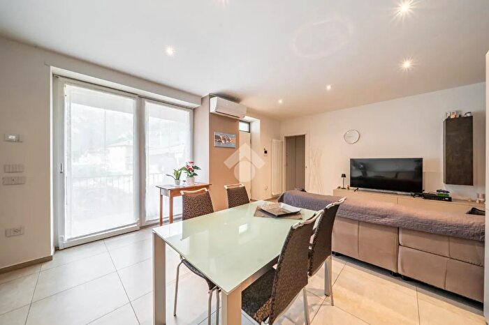 Appartamento quadrilocale in vendita in Via Pepe, Arco