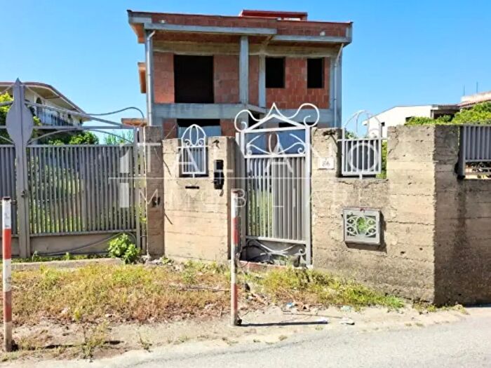 Casa quadrilocale in vendita in Via Garrisi, Milazzo