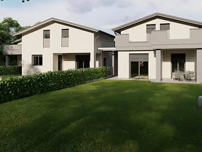 Casa con 5 locali in vendita in Via Caravaggio, Montano Lucino