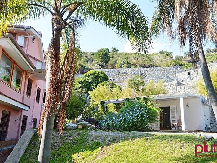 Appartamento bilocale in affitto in Strada Panoramica dello Stretto, Faro Superiore Sperone, Messina