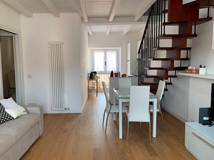 Appartamento bilocale in affitto in Via Corsico, Navigli Darsena, Milano