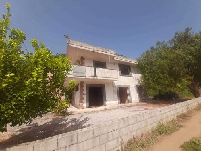 Casa con 6 locali in vendita in Via Volpicelli Snc, Domicella