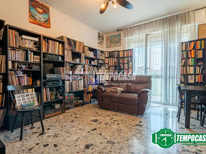 Appartamento trilocale in vendita in Via Antonio Cechov, Milano