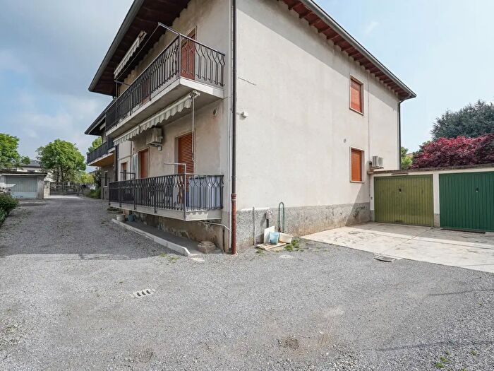 Appartamento quadrilocale in vendita in Via Bravi, Terno DIsola