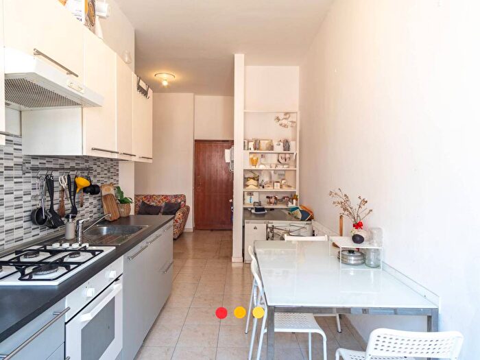 Appartamento quadrilocale in affitto in Via Guglielmo Corrado Röntgen, Bocconi, Milano