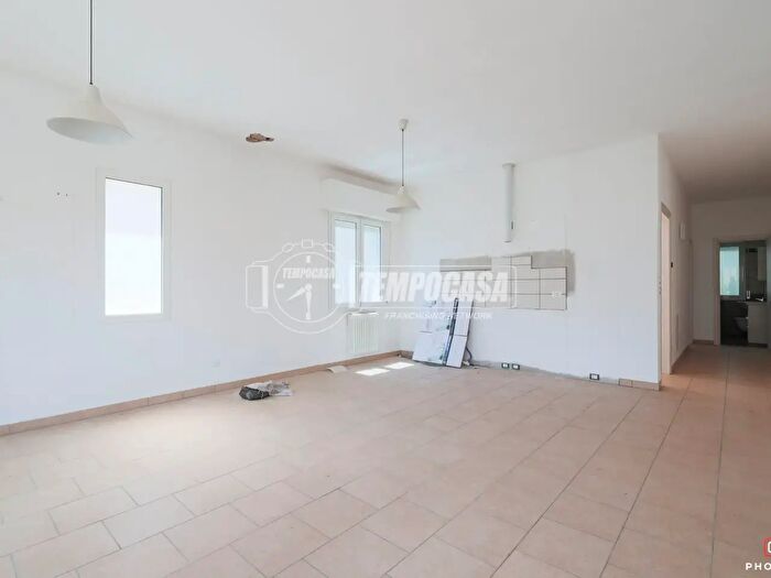 Appartamento quadrilocale in vendita in Viale Napoli, Riccione