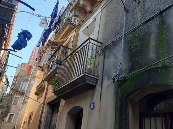 Casa quadrilocale in vendita in Via Santa Lucia, Caltagirone