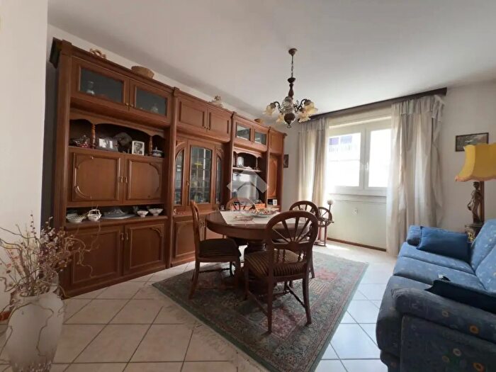 Appartamento quadrilocale in affitto in Via Cattaneo, Tirano